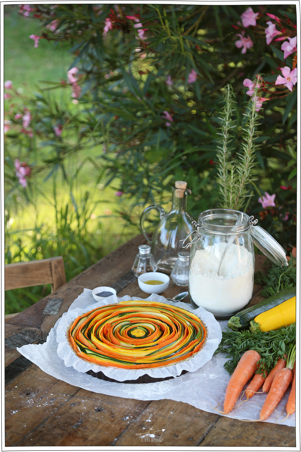Tarte Arc-en-ciel courgettes, carottes - Recette veggie - Petits Béguins